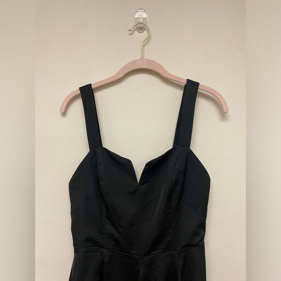 Kimchi Blue Black Notch Front Fit and Flare Mini Holiday Dress Size 6 - Picture 2 of 9